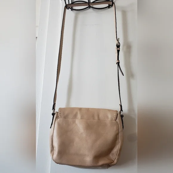 Aimee Kestenberg Tan Flap Saddle Crossbody Shoulder Bag EUC - Picture 8 of 9